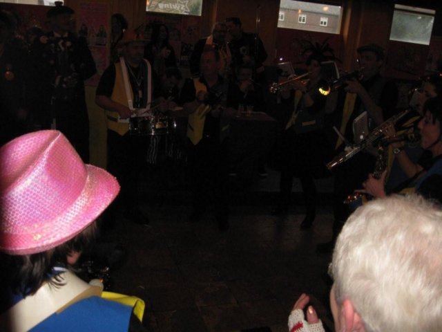 ellufsteruren016.jpg
