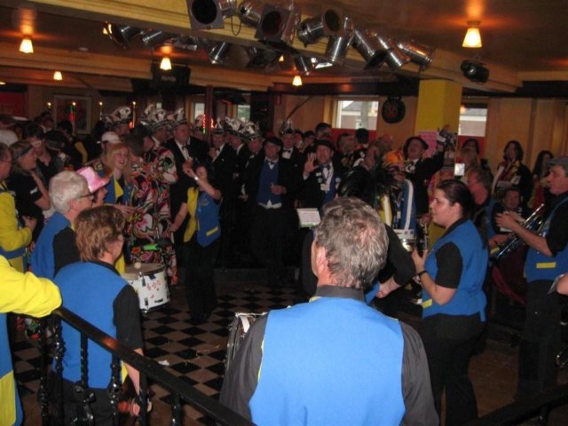 ellufsteruren018.jpg